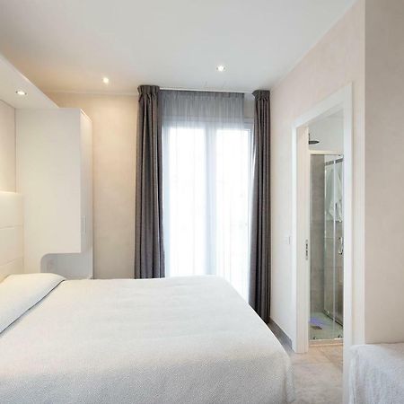White Suite & Apartments Беллария-Иджеа-Марина Экстерьер фото