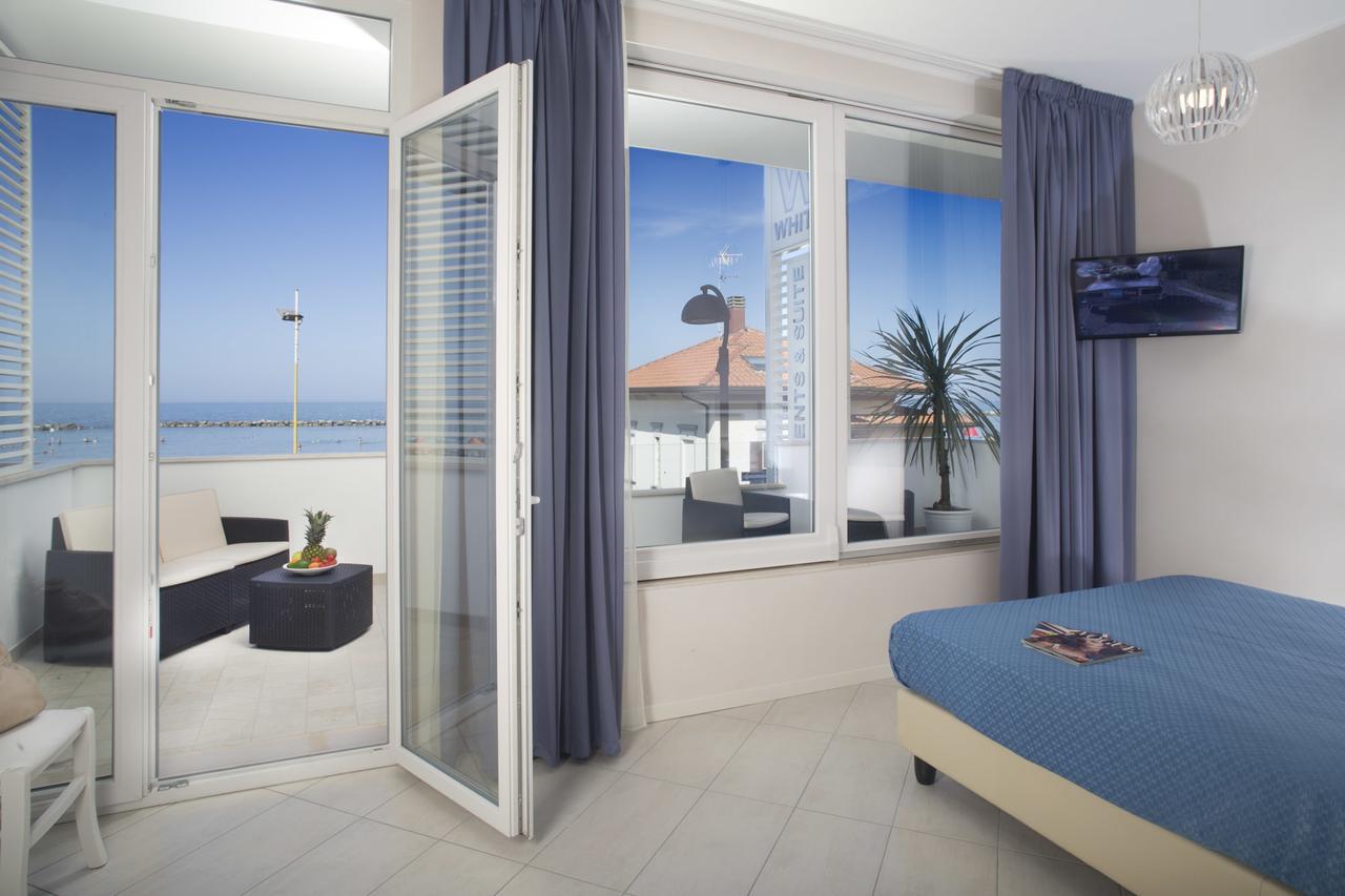 White Suite & Apartments Беллария-Иджеа-Марина Экстерьер фото