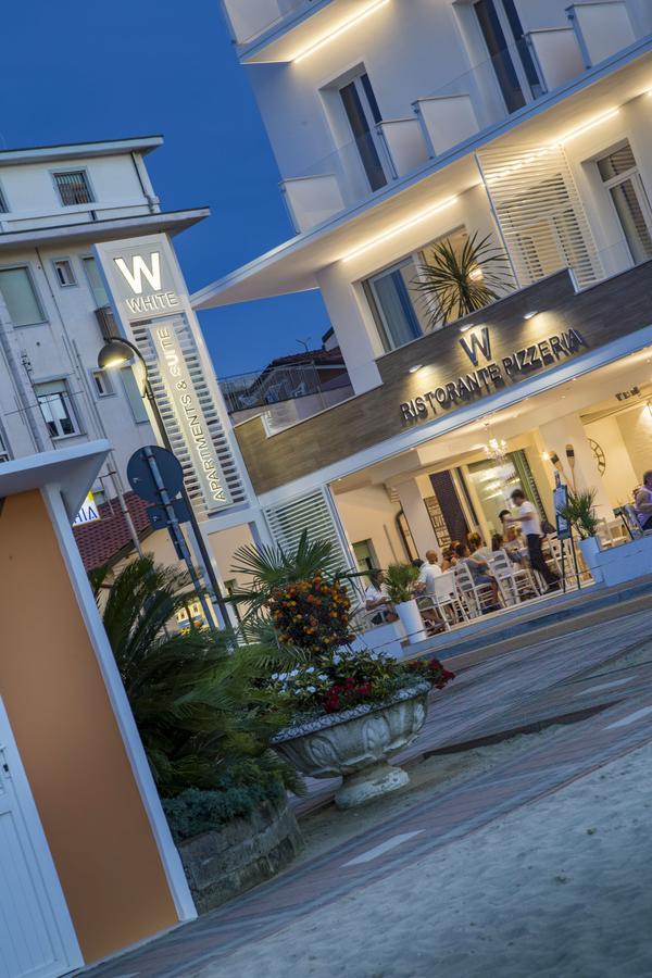 White Suite & Apartments Беллария-Иджеа-Марина Экстерьер фото
