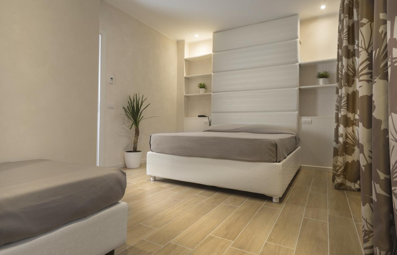 White Suite & Apartments Беллария-Иджеа-Марина Экстерьер фото