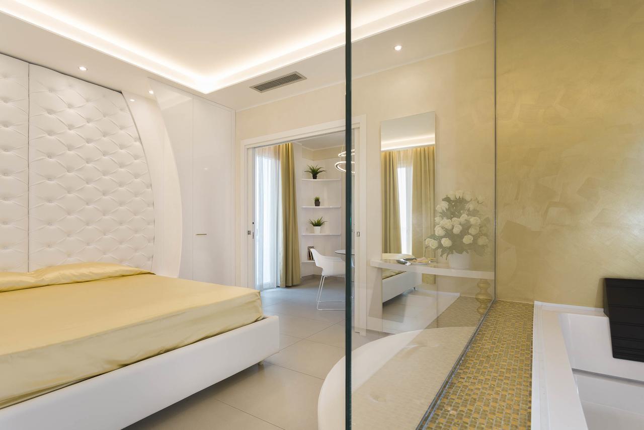 White Suite & Apartments Беллария-Иджеа-Марина Экстерьер фото